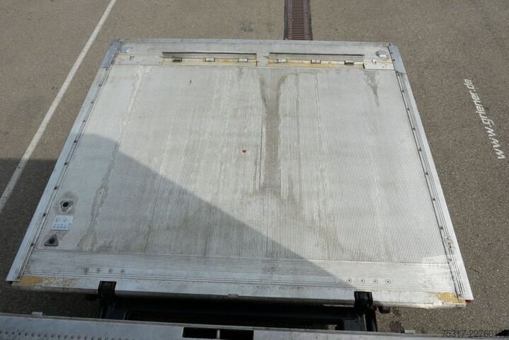 Semiremorcă frigorifică SCHMITZ CARGOBULL SKO 18 /CITY/LBW 2000 kg /CARRIER HE 19/LENKACHS