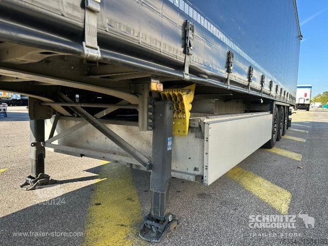 Open semitrailer with tarp Schmitz Cargobull Semitrailer Curtainsider Standard