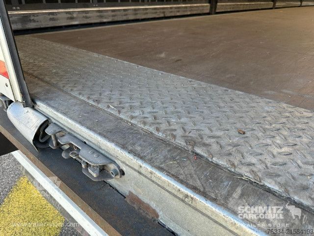 Open semitrailer with tarp Schmitz Cargobull Semitrailer Curtainsider Standard