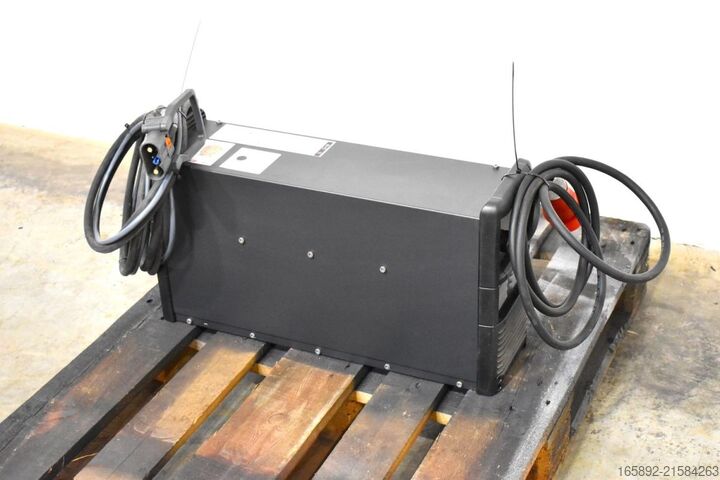 Baterie vysokozdvižného vozíku LINDE Li-Ion Charger 24V/225A