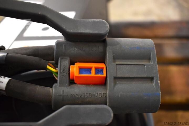 Baterie vysokozdvižného vozíku LINDE Li-Ion Charger 24V/225A