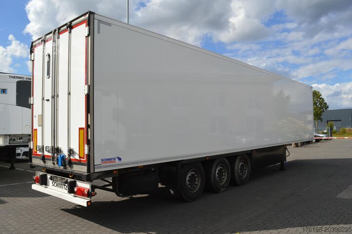 Polpriklopnik za prevoz hladilnikov SCHMITZ CARGOBULL SKO FP 60 ThermoKing SLXi 300