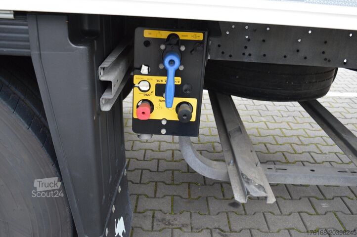 Polpriklopnik za prevoz hladilnikov SCHMITZ CARGOBULL SKO FP 60 ThermoKing SLXi 300