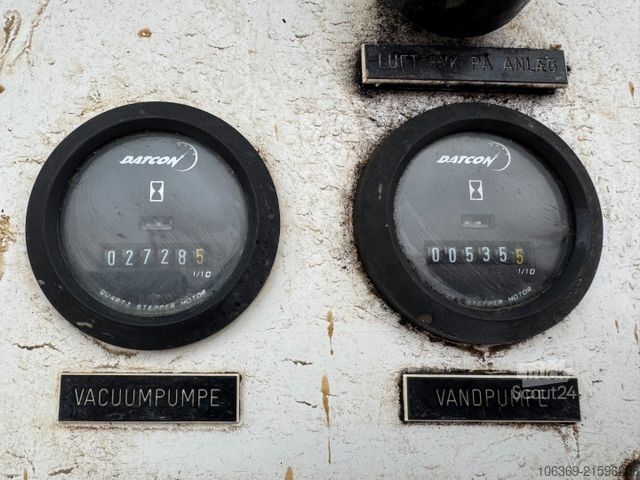 Vacuum tank truck MAN 35.464 8x8 Hvidtved Larsen 9000 L Kanalreiniger