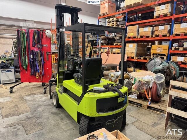 Gaffeltruck Clark CEM20S Forklift – Requires New Battery