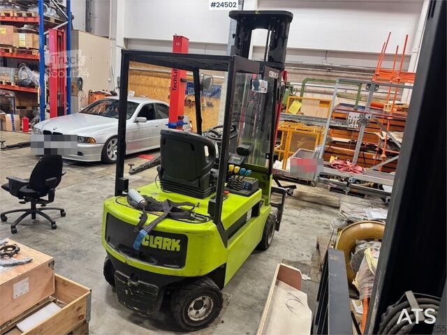 Gaffeltruck Clark CEM20S Forklift – Requires New Battery