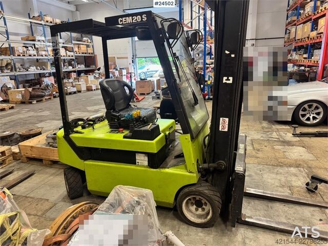 Gaffeltruck Clark CEM20S Forklift – Requires New Battery