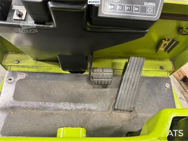 Gaffeltruck Clark CEM20S Forklift – Requires New Battery