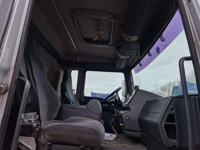 Saugfahrzeug MAN TGA 26.360 6X2