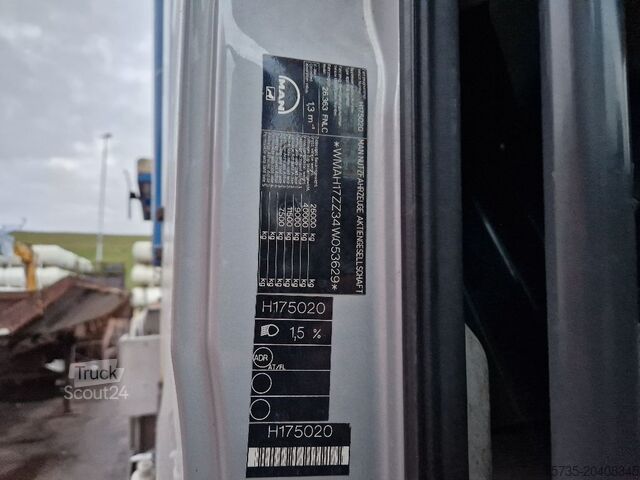 Saugfahrzeug MAN TGA 26.360 6X2