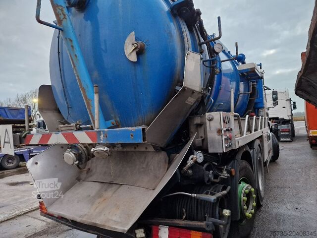 Saugfahrzeug MAN TGA 26.360 6X2