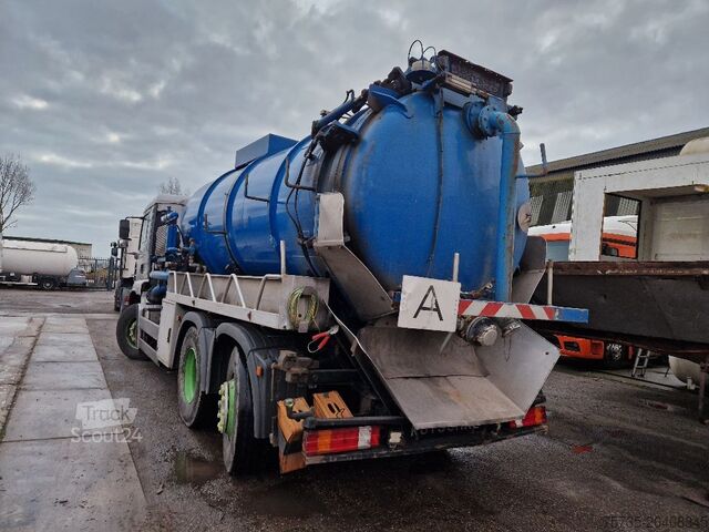 Saugfahrzeug MAN TGA 26.360 6X2