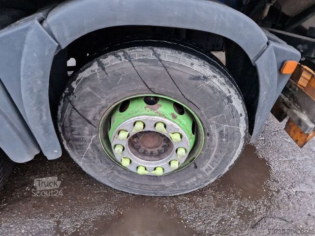 Saugfahrzeug MAN TGA 26.360 6X2