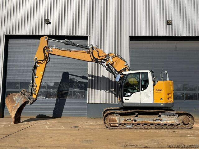 Paletli ekskavatör Liebherr R926 Compact