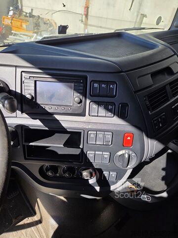 плосък камион DAF XF 440