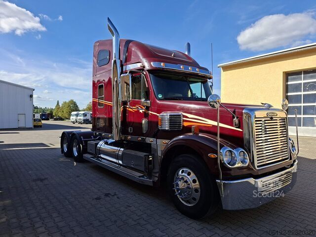štandardný ťahač Freightliner Coronado