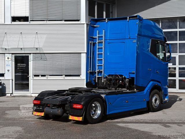 Standard tractor unit DAF XG+ 530 FT