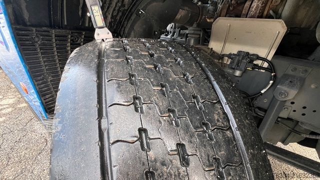 Standard tractor unit DAF XG+ 530 FT