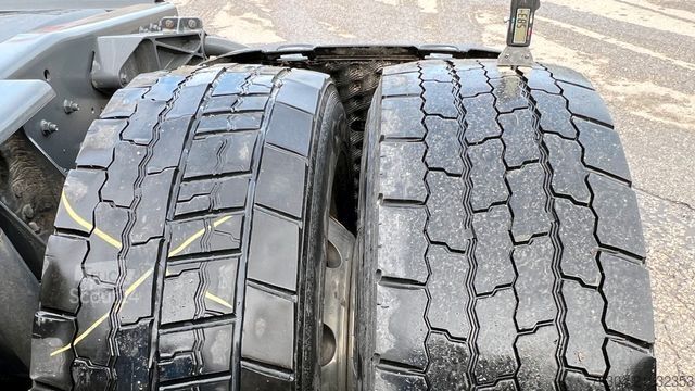 Standard tractor unit DAF XG+ 530 FT