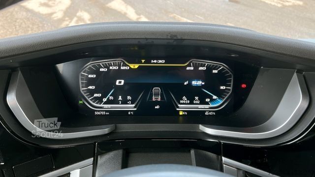 Standard tractor unit DAF XG+ 530 FT