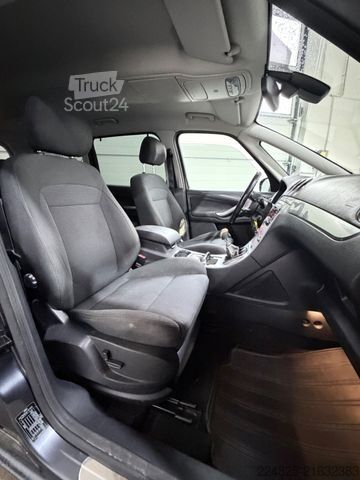 Kleinbus FORD Galaxy Titanium 7-Sitzer