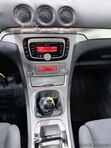 Kleinbus FORD Galaxy Titanium 7-Sitzer