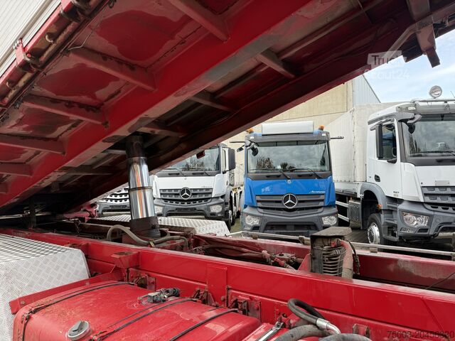 Camião basculante Scania R580 8X4 Kipper Kran HIAB 244-5