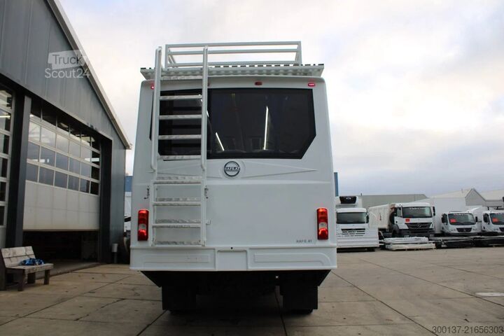 Távolsági autóbusz Mercedes-Benz Atego 1725 4x4 Passenger Bus