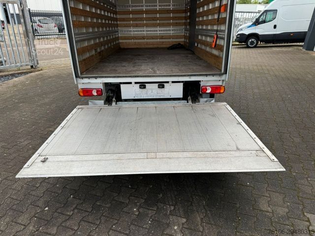 Vrachtwagen met bakwagen RENAULT Master Koffer mit Ladebordwand *Klima*Seitentür*