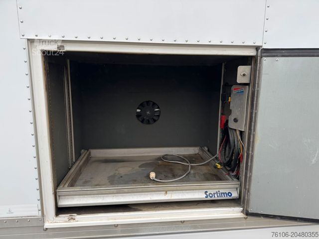 Vrachtwagen met bakwagen IVECO Daily 70C15 Koffer *Klima*Ahk*