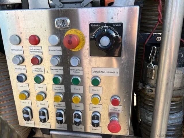 Máquina de construcción de carreteras Unimog U 1650 L (Railroad cleaning)