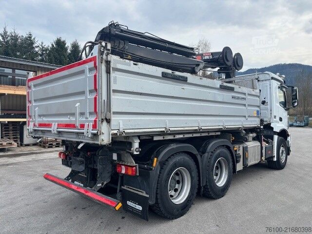 Autocamion basculant tridirecțional Mercedes-Benz Arocs 2846 Kipper+HIAB 232-5
