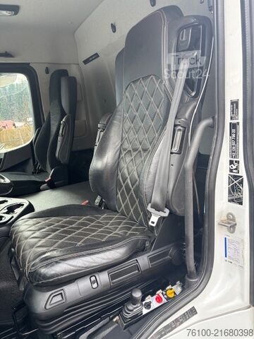 Autocamion basculant tridirecțional Mercedes-Benz Arocs 2846 Kipper+HIAB 232-5