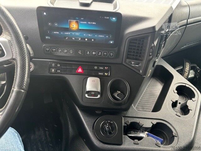 Autocamion basculant tridirecțional Mercedes-Benz Arocs 2846 Kipper+HIAB 232-5