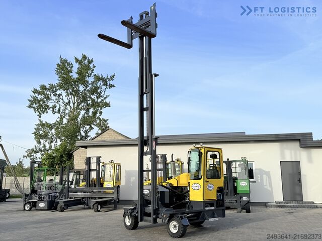 Carrello elevatore a 4 direzioni Combilift C5000XL GAS TRIPLEX 6000 EXTENDABLE FORK