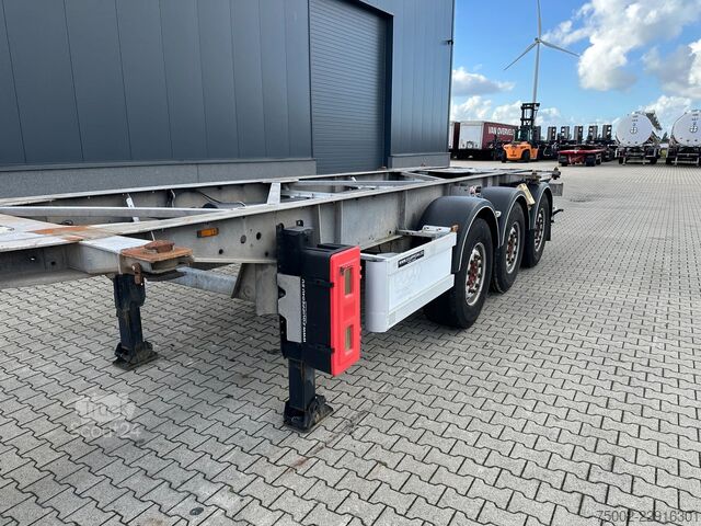 Konténerszállítás Van Hool 3B2015 20FT/30FT ADR chassis / galvanized / dis...