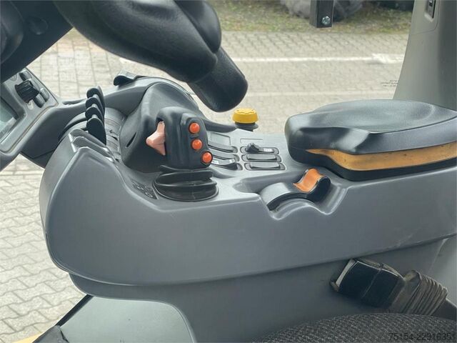Traktor Challenger MT 765 B
