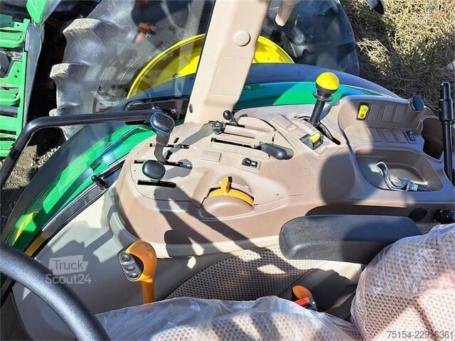 Traktor John Deere 5100M PR40