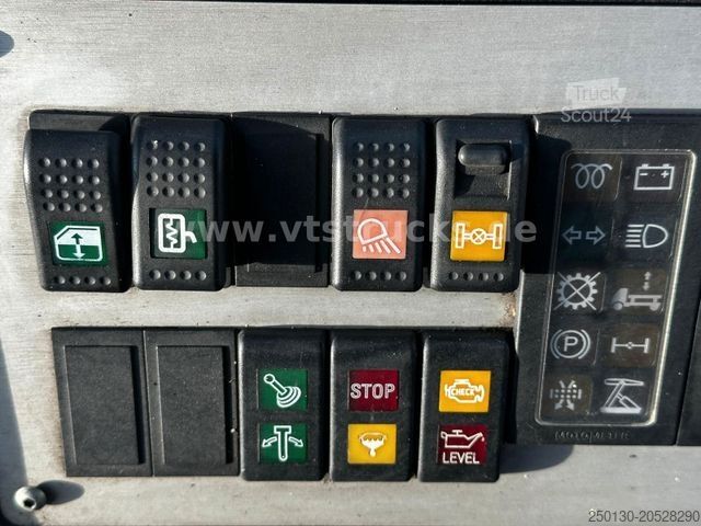 Camión con caja móvil Terberg YT 222 Rangierfahrzeug BDF Sattelplatte