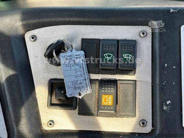 Camión con caja móvil Terberg YT 222 Rangierfahrzeug BDF Sattelplatte