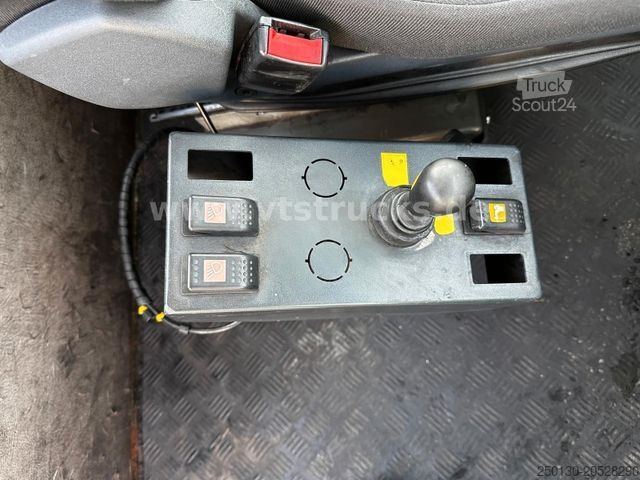 Camión con caja móvil Terberg YT 222 Rangierfahrzeug BDF Sattelplatte