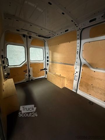 Панелен ван RENAULT Master Kasten L2H2 Klima Tempomat AHK 2,5T