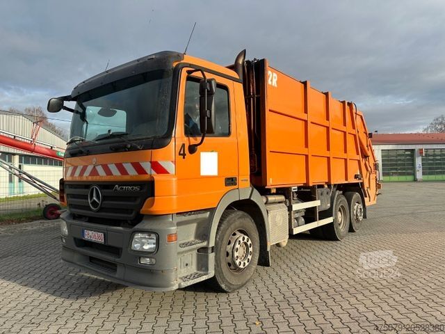 Autospecială de gunoi MERCEDES-BENZ Actros 2532 6x2 / Schörling / Sperrmüll