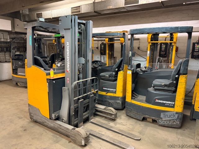 Carretilla retráctil JUNGHEINRICH 10x ETV 214 Triplex Hubhöhe 5.600mm