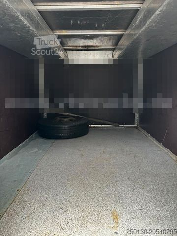 Samochód do przewozu bydła MERCEDES-BENZ 817 4x2 4Pferdetransporter