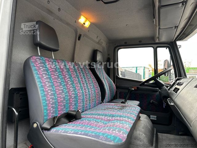 Samochód do przewozu bydła MERCEDES-BENZ 817 4x2 4Pferdetransporter