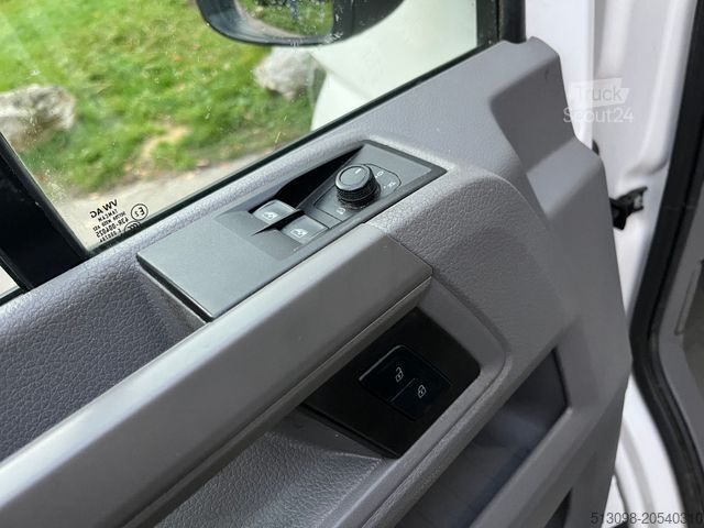 Кутиевиден ван VOLKSWAGEN CRAFTER 2.0TDI XXXL KOFFER RAMPE KAMERA 177 PS