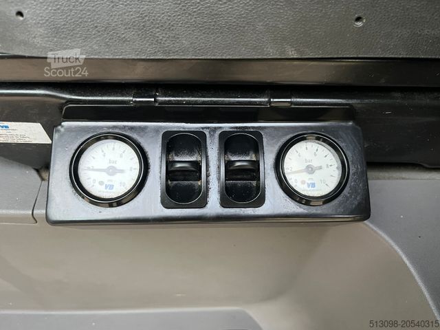 Кутиевиден ван VOLKSWAGEN CRAFTER 2.0TDI XXXL KOFFER RAMPE KAMERA 177 PS