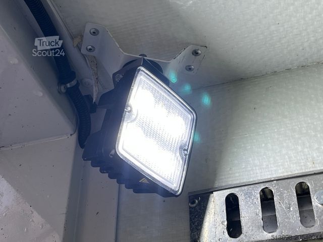 Кутиевиден ван VOLKSWAGEN CRAFTER 2.0TDI XXXL KOFFER RAMPE KAMERA 177 PS