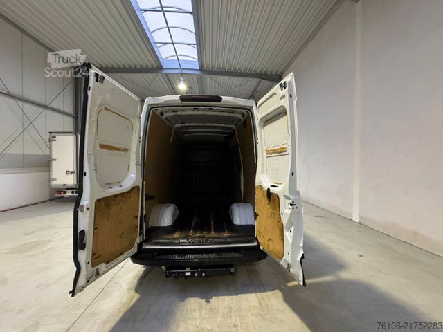Højt tag varevogn IVECO Daily 50C18 Kastenwagen *Navi*Ahk**